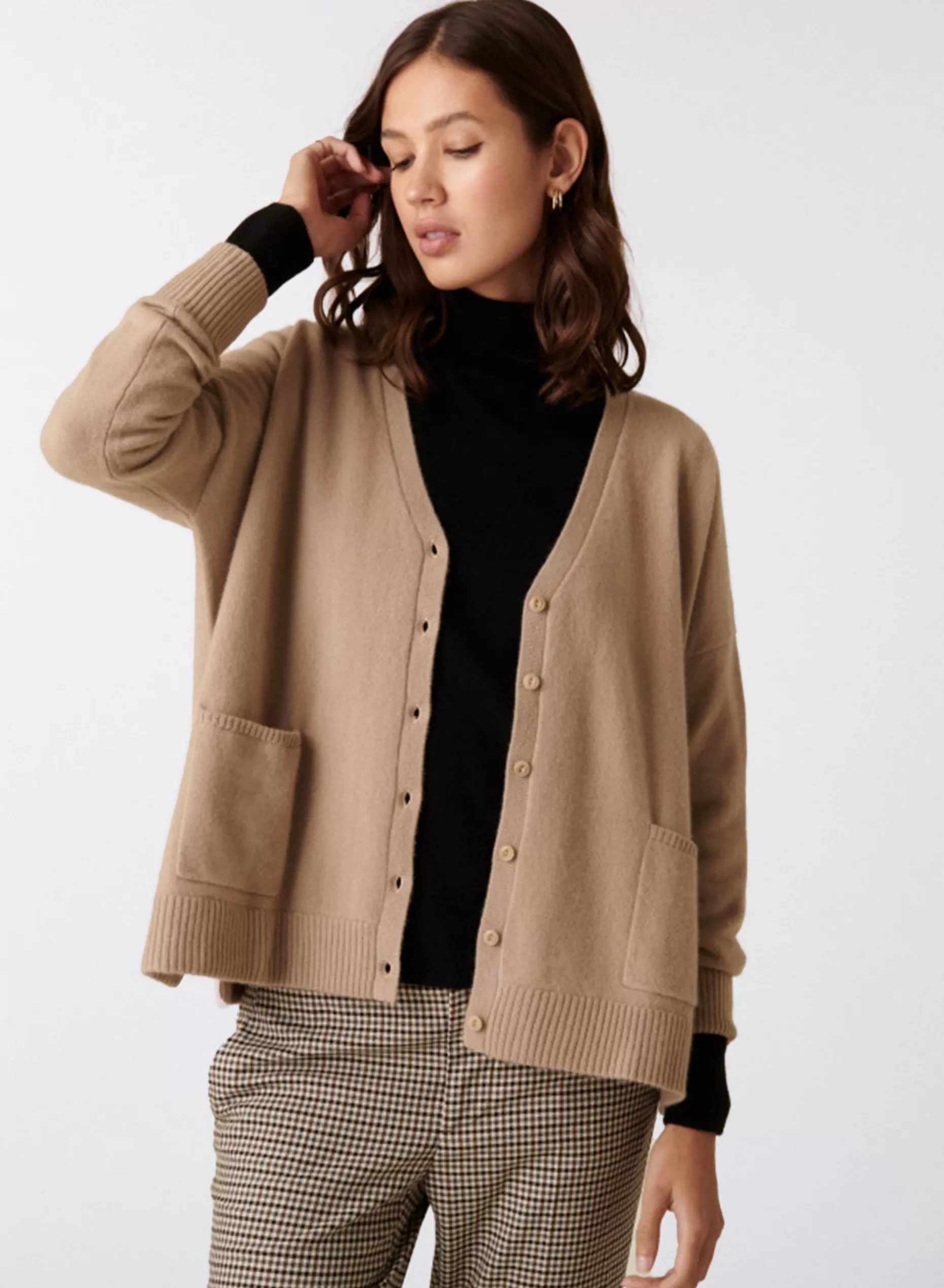 Maison Montagut Cardigan Col V Boutonne A Poches En Cachemire - Achille>Femme Vestes Et Gilets