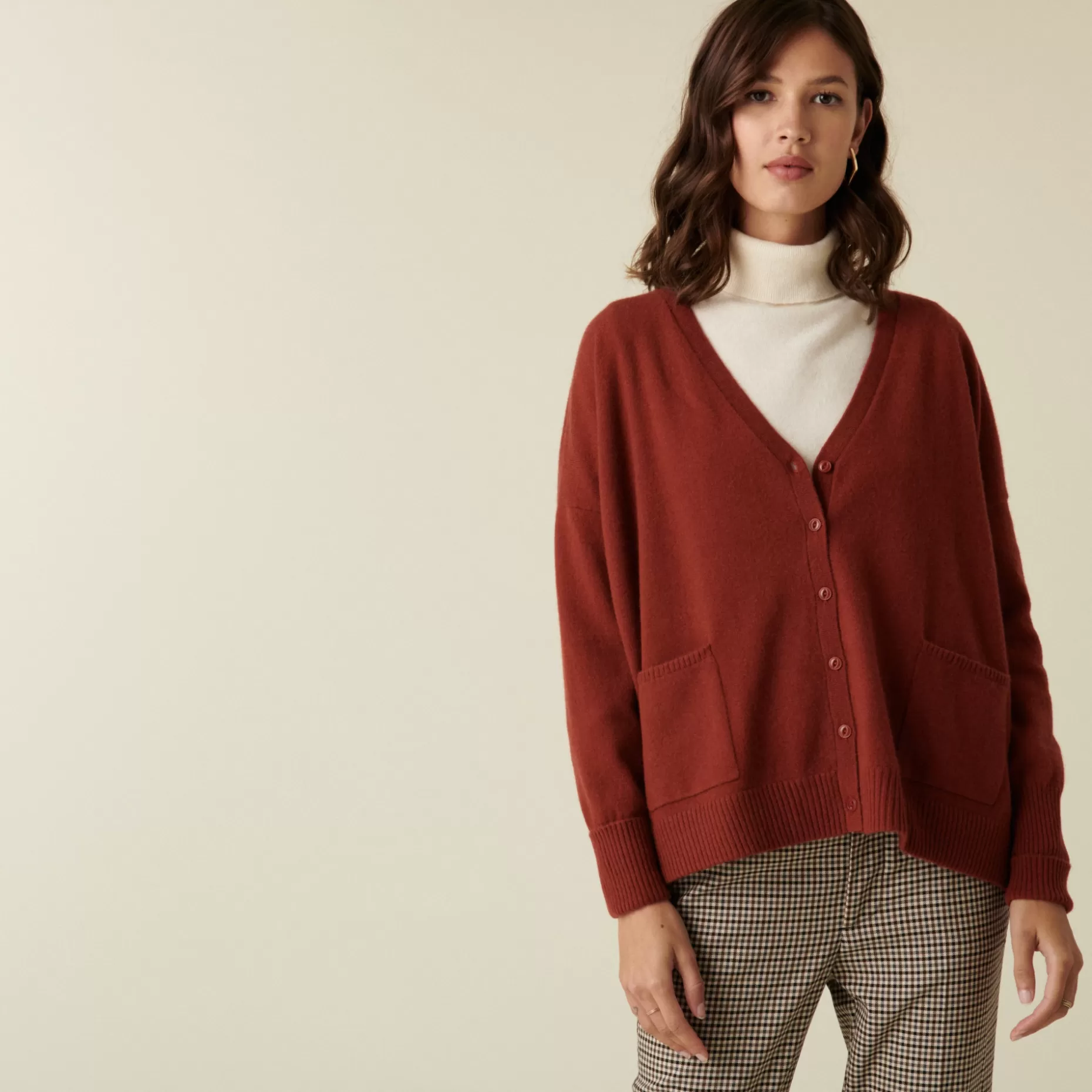 Maison Montagut Cardigan Col V Boutonne A Poches En Cachemire - Achille>Femme Vestes Et Gilets