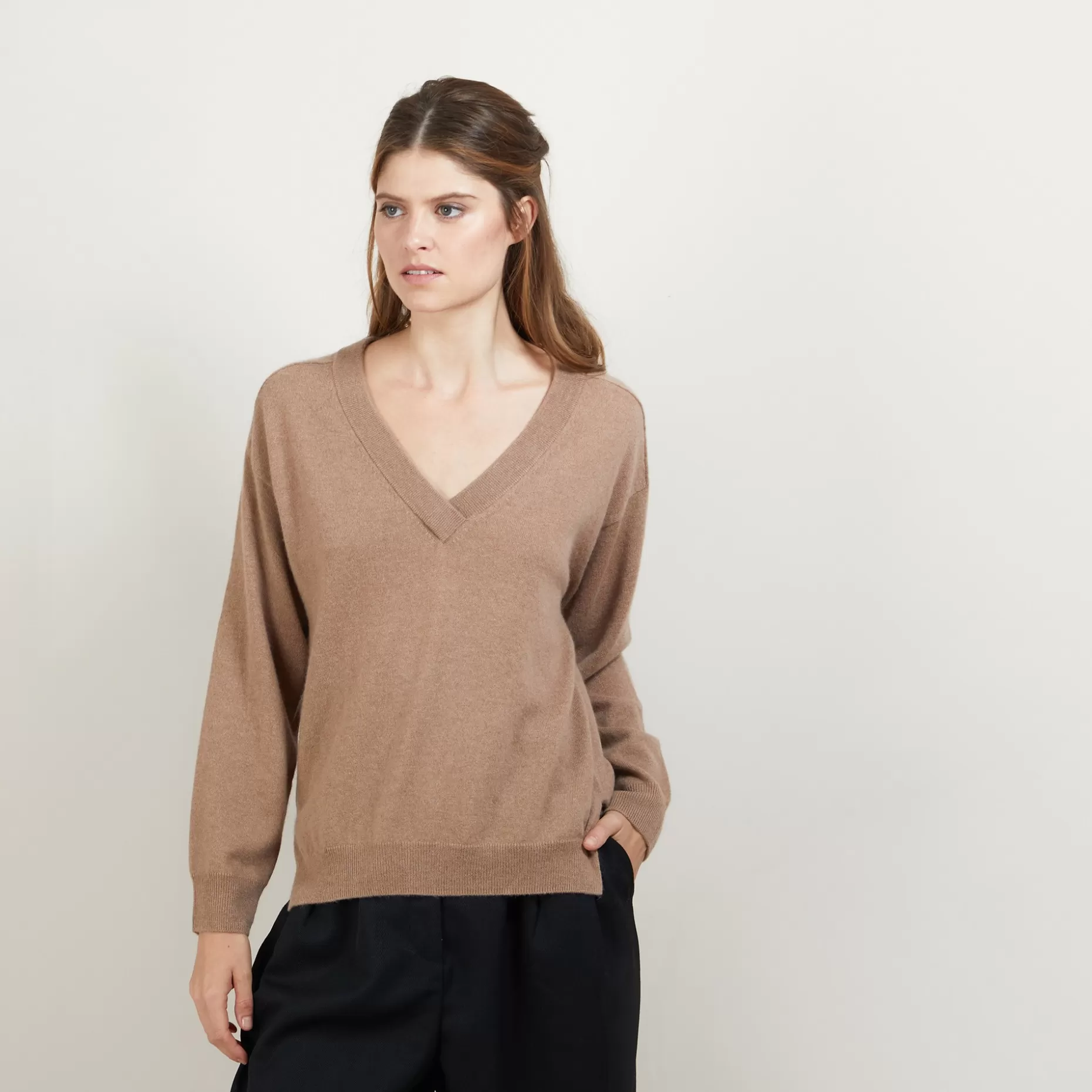 Maison Montagut Pull Col V A Fentes En Cachemire - Barnabe>Femme Pulls