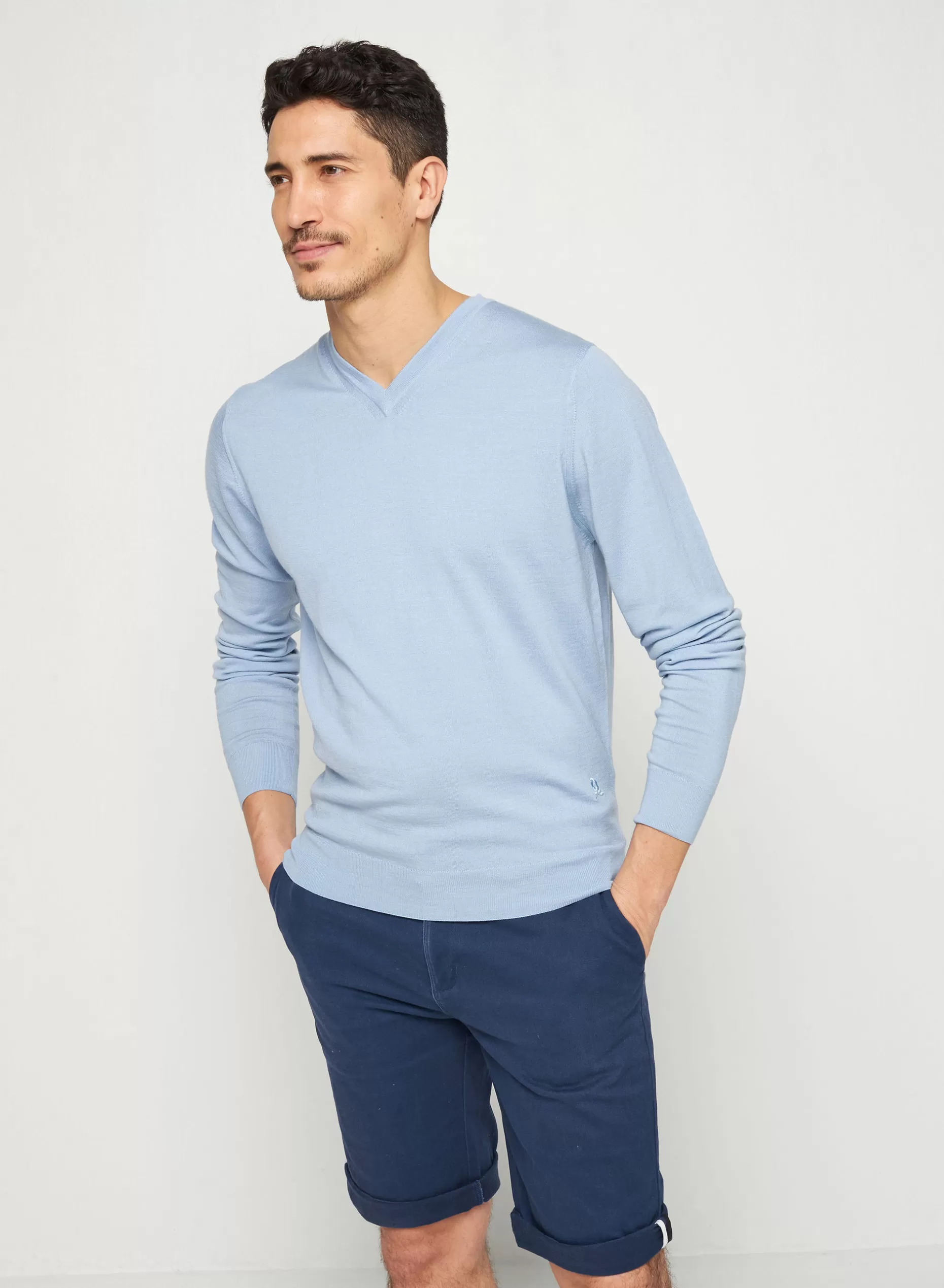 Maison Montagut Pull Col V Avec Logo En Laine Merinos - Elmo>Homme Pulls