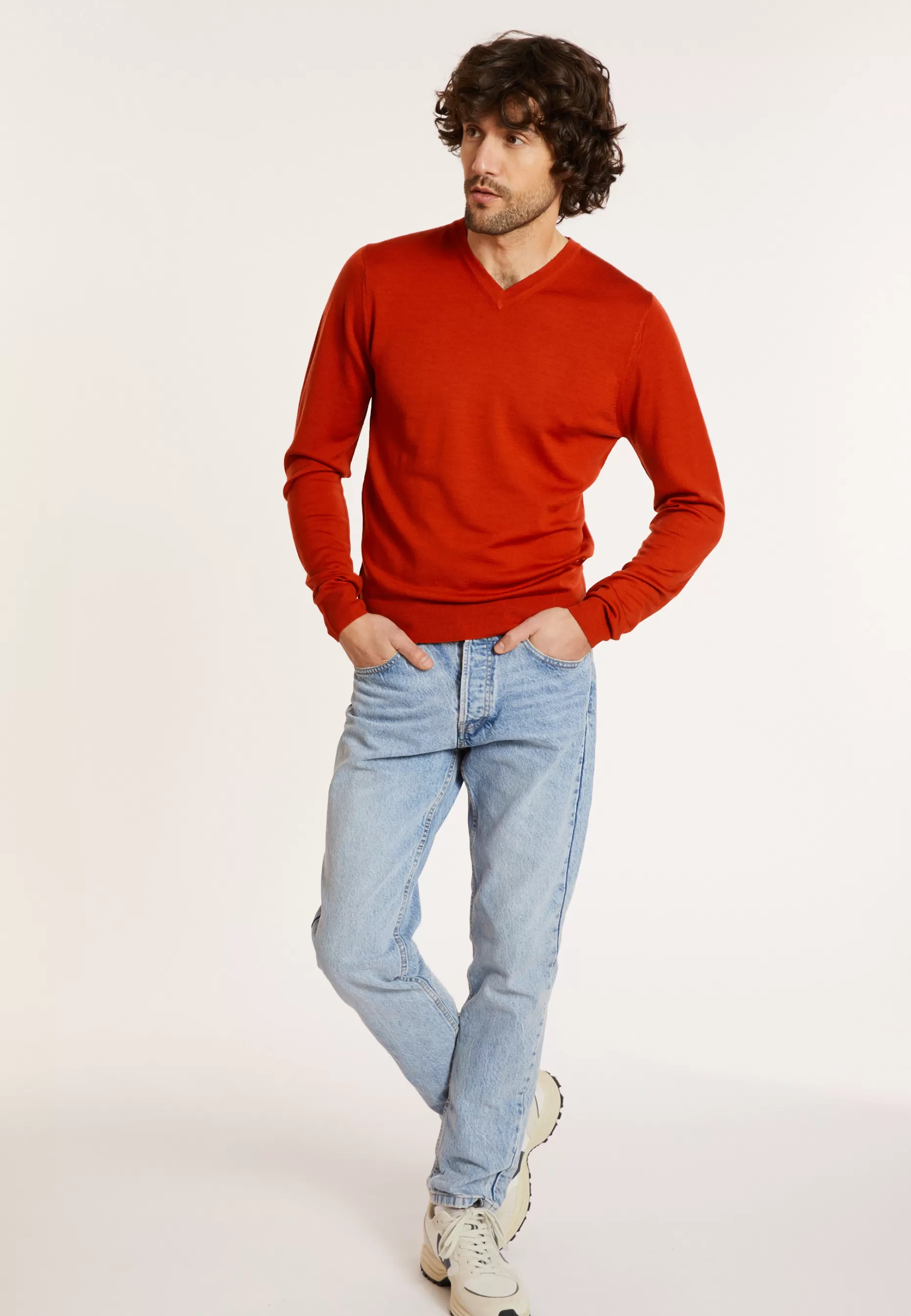 Maison Montagut Pull Col V Avec Logo En Laine Merinos - Elmo>Homme Pulls