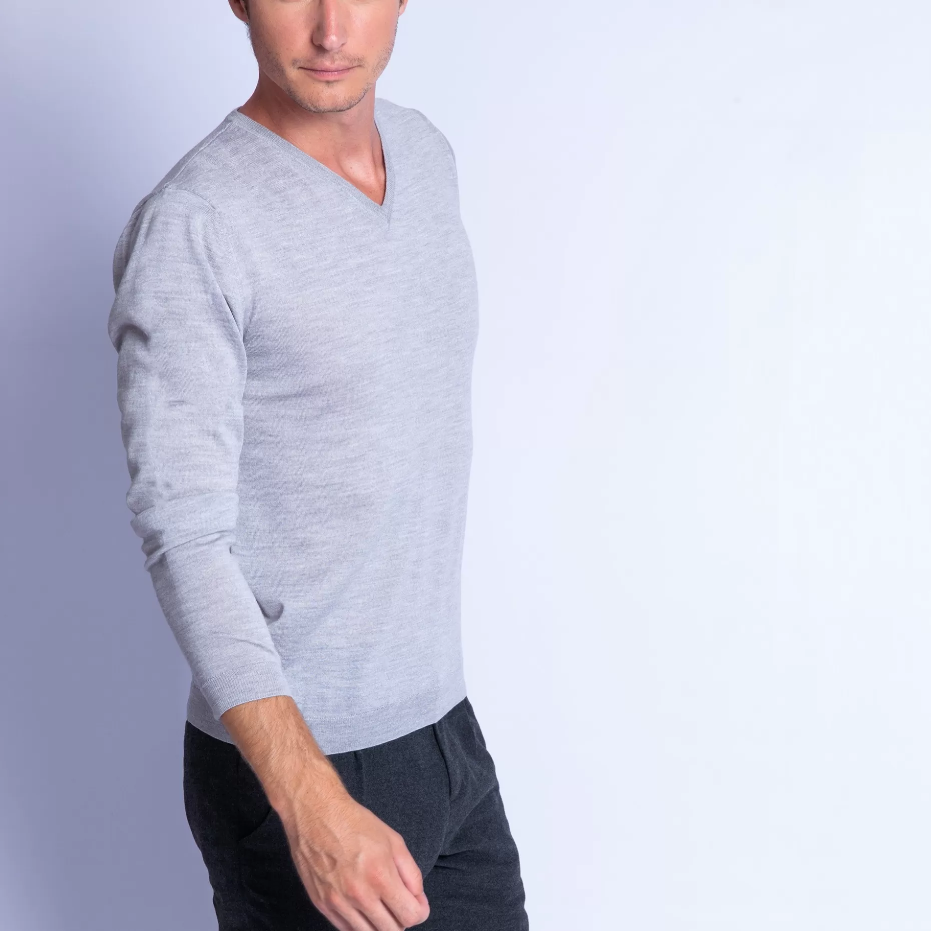 Maison Montagut Pull Col V En Laine Merinos - Fox>Homme Pulls