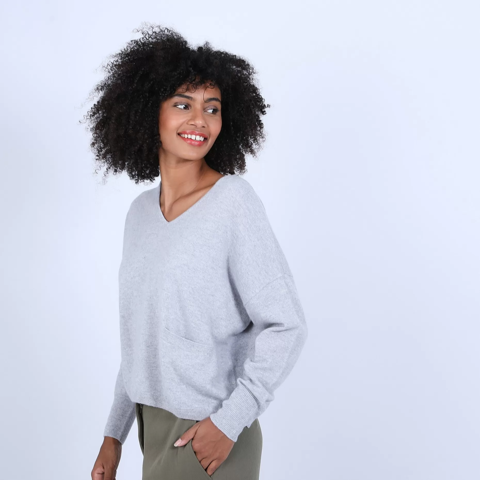 Maison Montagut Pull Court Col V En Cachemire Avec Poches - Balba>Femme Pulls