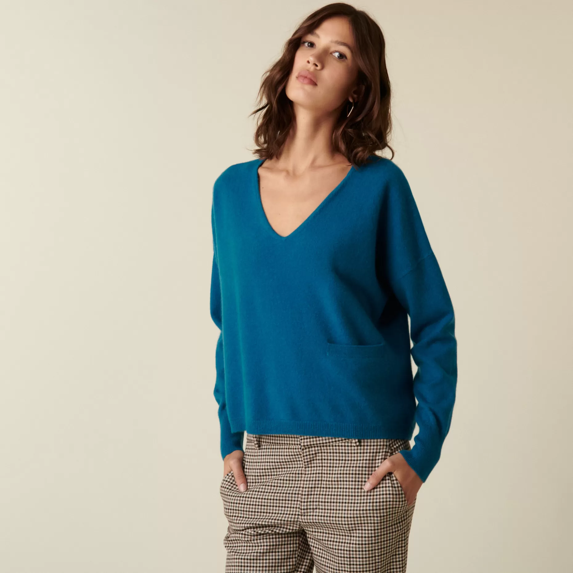 Maison Montagut Pull Court Col V En Cachemire Avec Poches - Balba>Femme Pulls